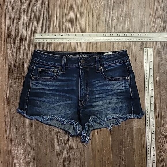 American Eagle Vintage High-Rise Festival Distressed Demin Jean Shorts Size 2 - Picture 2 of 5